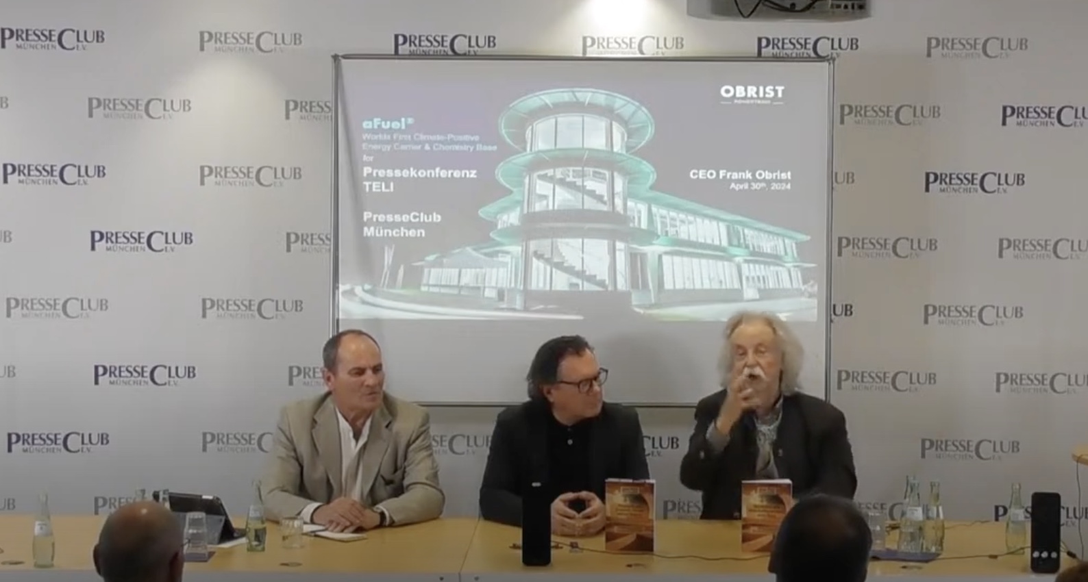Pressekonferenz mit Jean Pütz und Frank Obrist